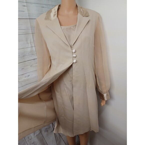 Vtg Helene Blake 2pc Beige sheer Crepe dress Suit Long Jacket Petite Sz 16P - Picture 2 of 7